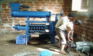 Oil press used for Pongamia oil production in India (TOIL R&D project)